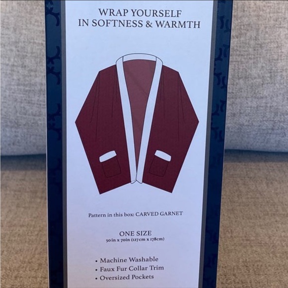 Cozy Plush Wrap 50 x 70 Garnet Throw - Picture 6 of 6